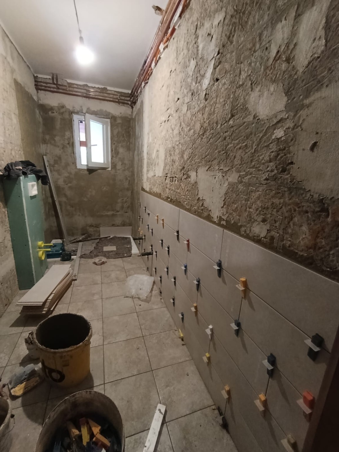 Keramičarski radovi u kupaonici tijekom izvedbe